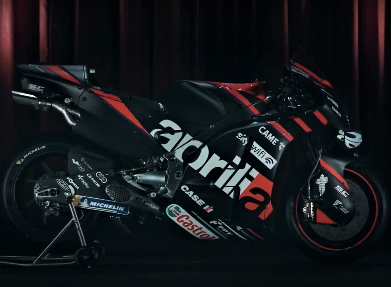 WATCH: Aprilia unveils 2022 MotoGP colours for Espargaro, Vinales – Live!